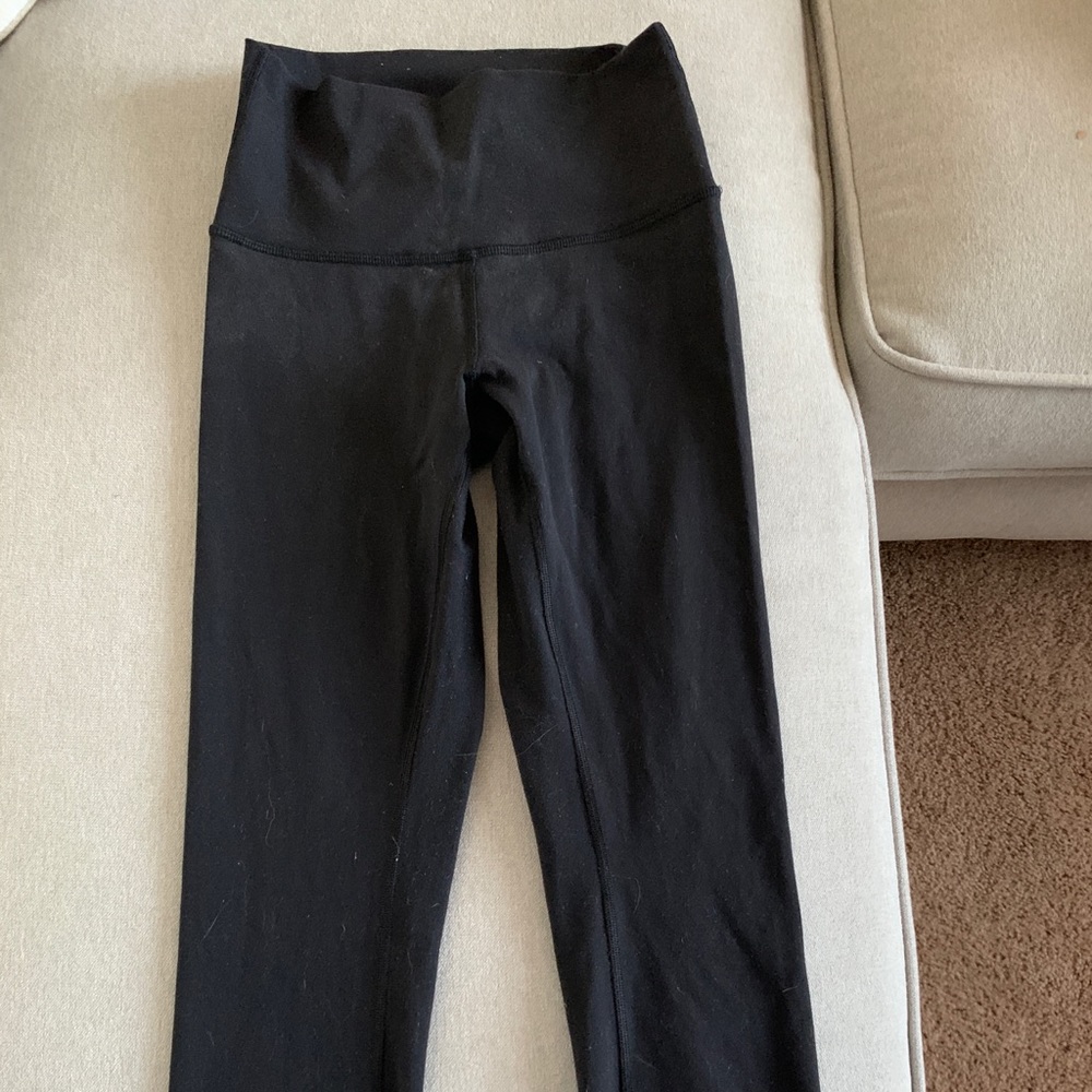 Lululemon Size 4 Wunder 23” Black Leggings